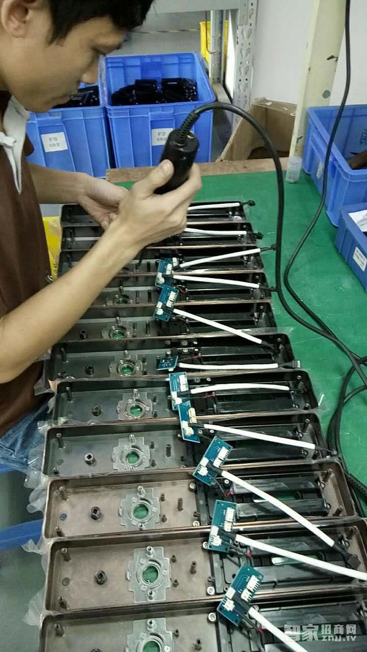 沁居半導(dǎo)體識別鎖 入戶門家用密碼電子鎖