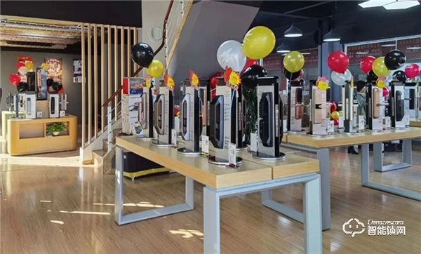 智能鎖行業首家 德施曼超級體驗店盛大開業,大品牌、強體驗的智能鎖零售新時代來臨! 智能鎖行業首家 德施曼超級體驗店盛大開業,大品牌、強體驗的智能鎖零售新時代來臨!