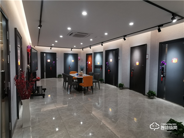 600平米王力南寧新形象旗艦店，開業當天業績就突破30萬！