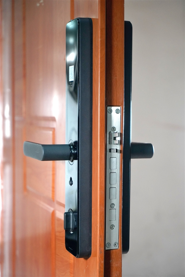 小米智能門鎖Pro圖賞：1599元帶高清可視門鈴