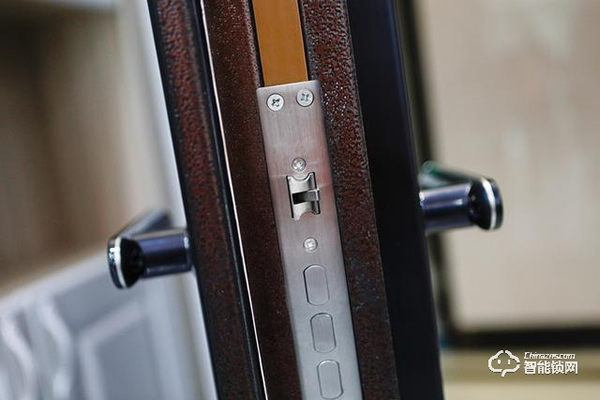 執(zhí)著老式門鎖？免費試用蘇寧小Biu智能鎖，用了回不去了