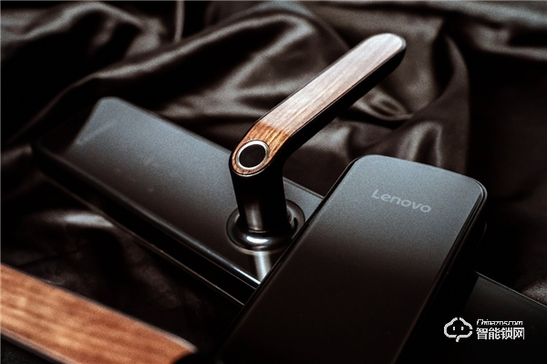 聯(lián)想智能門鎖E1火爆在售 執(zhí)手超好看 盡顯高端品質(zhì)