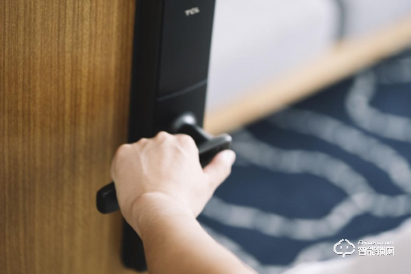 德國IF紅點獎團隊操刀，TCL這款智能鎖實在太硬核
