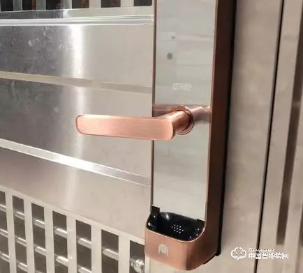 體驗樂橙K5智能指紋鎖：主動防御讓家更安全