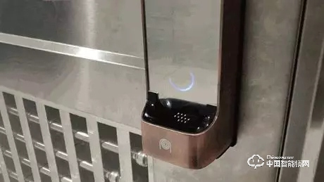 體驗樂橙K5智能指紋鎖：主動防御讓家更安全