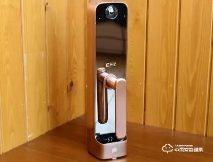 體驗樂橙K5智能指紋鎖：主動防御讓家更安全