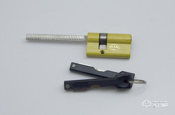 顛覆以往，全球超薄——羅曼斯DD5超薄全自動智能鎖測評