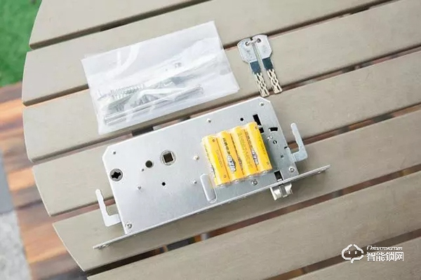 開箱評測 | 創米小白智能門鎖C1，讓每個家庭因科技而幸福