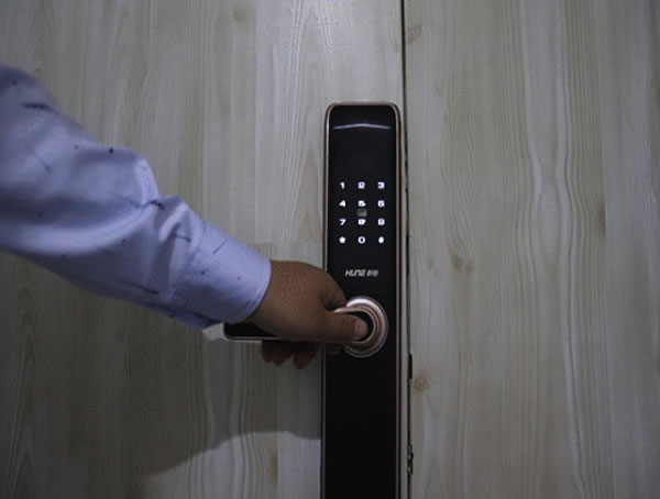 小米米家智能鎖vs科裕i8真實(shí)對比測評 小米米家智能鎖vs科裕i8真實(shí)對比測評
