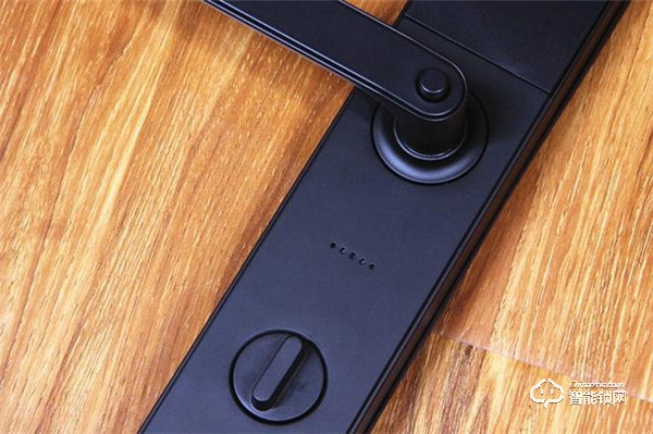 指紋鎖界的價格屠夫 小益指紋鎖E206入手體驗