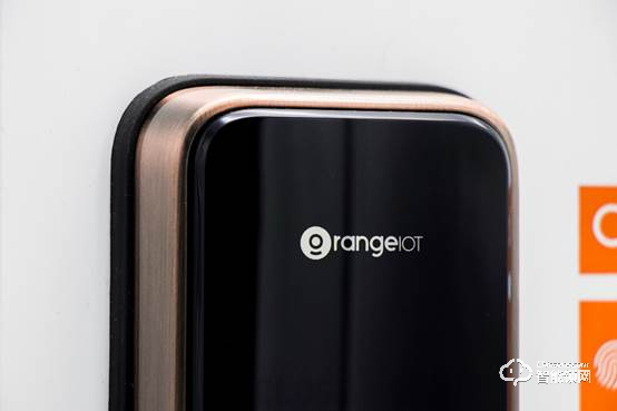 實力與顏值雙爆表！桔子物聯(lián)Orange R9全自動推拉智能鎖評測