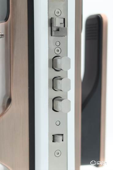 實力與顏值雙爆表！桔子物聯(lián)Orange R9全自動推拉智能鎖評測