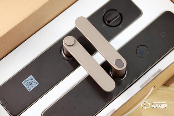 產(chǎn)品設(shè)計與定價嚴(yán)重不符？米家智能門鎖磨砂金安裝體驗測評