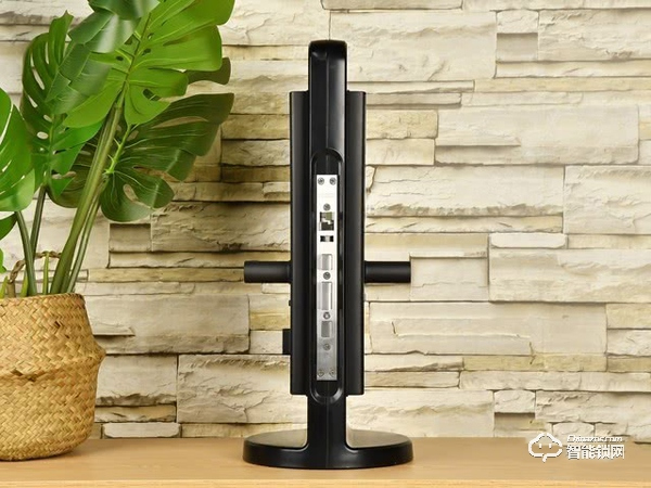 體驗(yàn)鹿客Classic 2S智能鎖 開(kāi)門無(wú)需等待