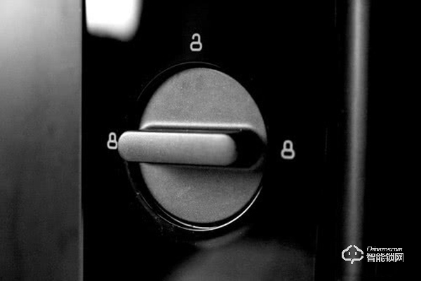 體驗(yàn)鹿客Classic 2S智能鎖 開(kāi)門無(wú)需等待