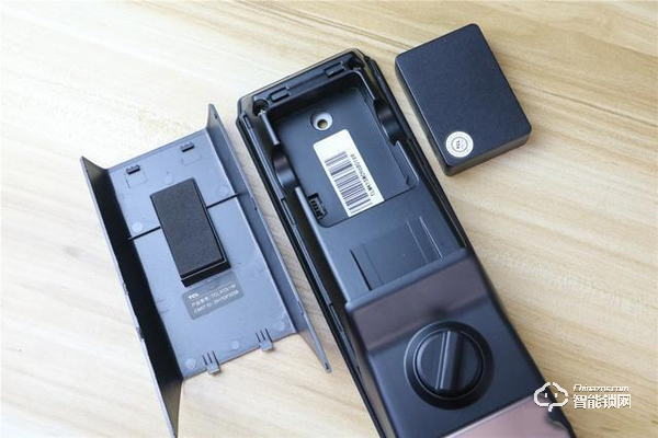 TCL智能鎖實力攪局，外觀新穎別樹一幟，一鍵開關更方便