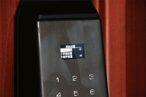 TCL智能鎖實力攪局，外觀新穎別樹一幟，一鍵開關更方便