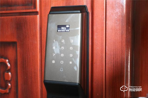 TCL智能鎖實力攪局，外觀新穎別樹一幟，一鍵開關更方便