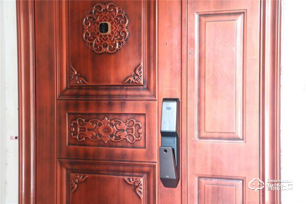 TCL智能鎖實力攪局，外觀新穎別樹一幟，一鍵開關更方便