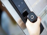 便捷安全兩不誤,希箭C1炫酷黑全自動智能鎖入手記