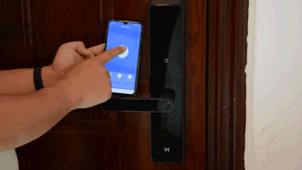 用防彈玻璃做面板，到底有多堅固，創米小白智能門鎖G1親測