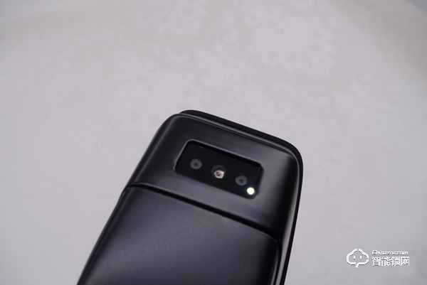 小嘀R5智能鎖評測：把“人臉”當鑰匙，0.6秒即可解鎖 | 鈦極客