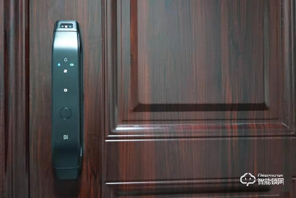 小嘀R5智能鎖評測：把“人臉”當鑰匙，0.6秒即可解鎖 | 鈦極客