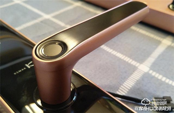 誰說老房子舊防盜門不能用指紋鎖?金指碼SK1指紋鎖來幫忙 誰說老房子舊防盜門不能用指紋鎖?金指碼SK1指紋鎖來幫忙