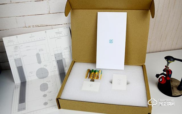 799元的簡(jiǎn)約智能門鎖小米有品定制版，五種解鎖方式，簡(jiǎn)約不簡(jiǎn)單