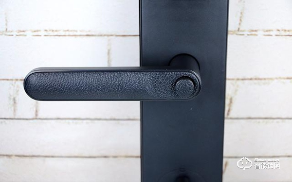 799元的簡(jiǎn)約智能門鎖小米有品定制版，五種解鎖方式，簡(jiǎn)約不簡(jiǎn)單