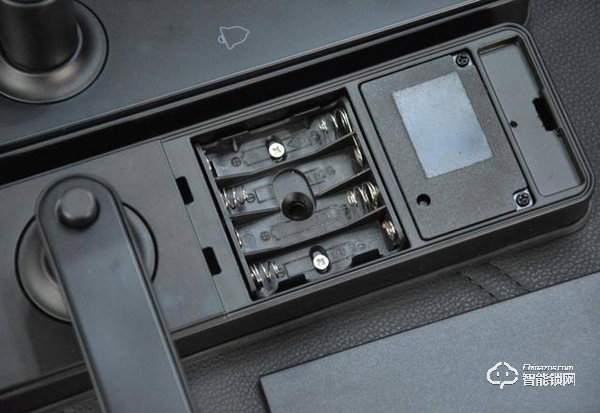 夠安全，買得起，售價僅幾百元的小益E206T智能鎖測評