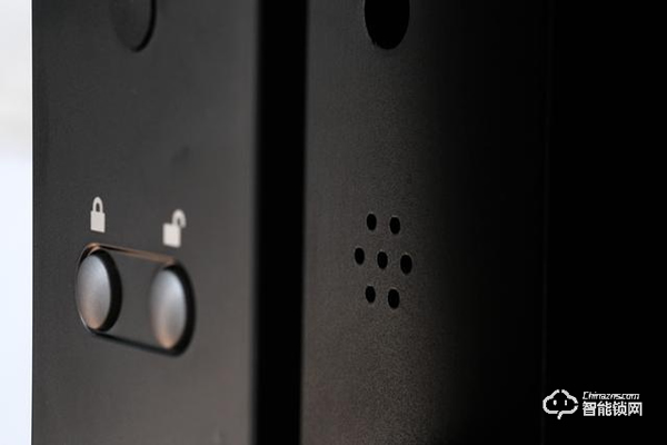 德施曼R7人臉識(shí)別智能鎖，換一個(gè)更加輕松的方式進(jìn)家門(mén)