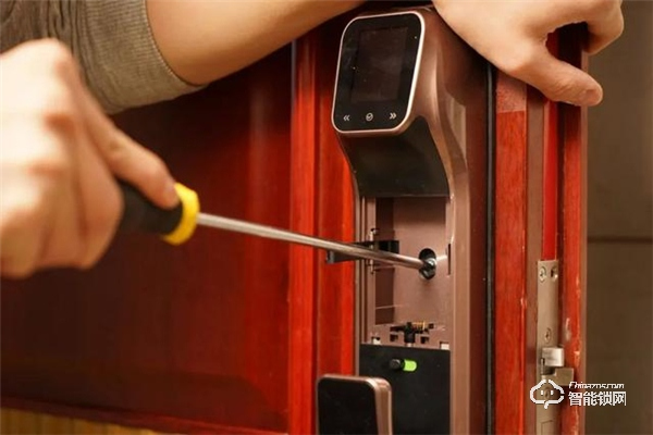 智能貓眼加持安全，螢石DL30VS視頻智能鎖體驗