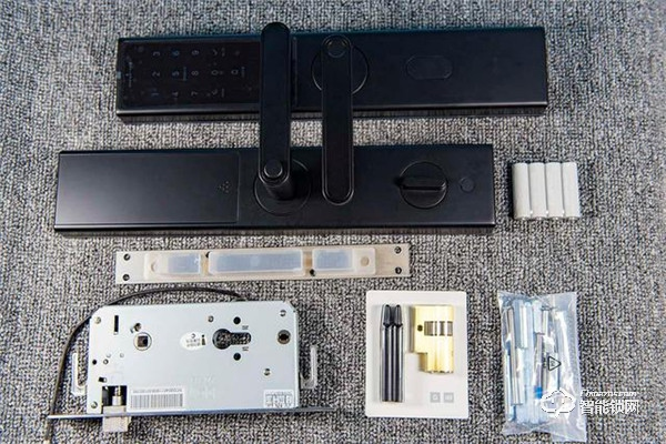 簡配安全不減，鑰匙終結者，體驗米家智能門鎖青春版