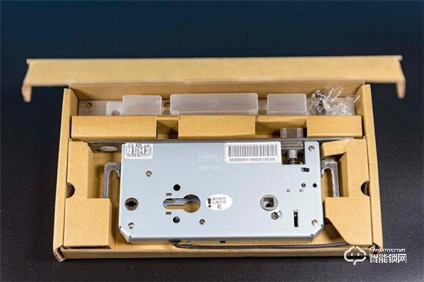 簡配安全不減，鑰匙終結者，體驗米家智能門鎖青春版