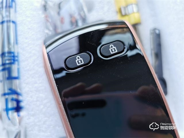 用了指紋鎖，才知道出門多便捷！希箭C1智能門鎖測評