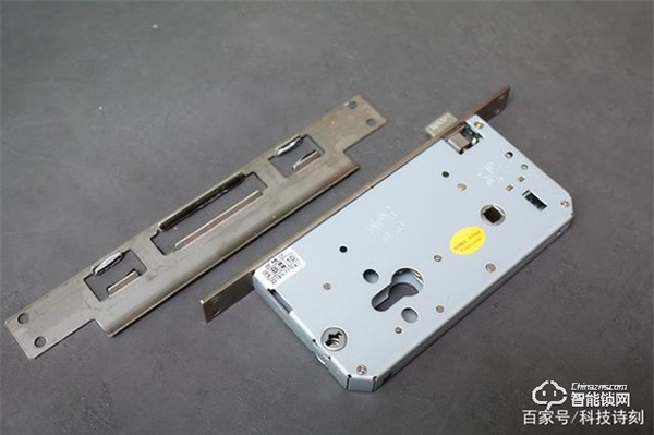 小愛同學開門，從此不帶鑰匙、性價比之王！小益E206MI智能鎖測評