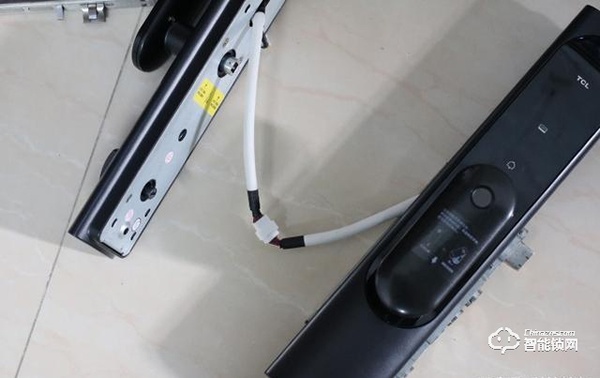 C級鎖芯+5D安全防護技術,TCL智能鎖安全杠桿滴 C級鎖芯+5D安全防護技術,TCL智能鎖安全杠桿滴