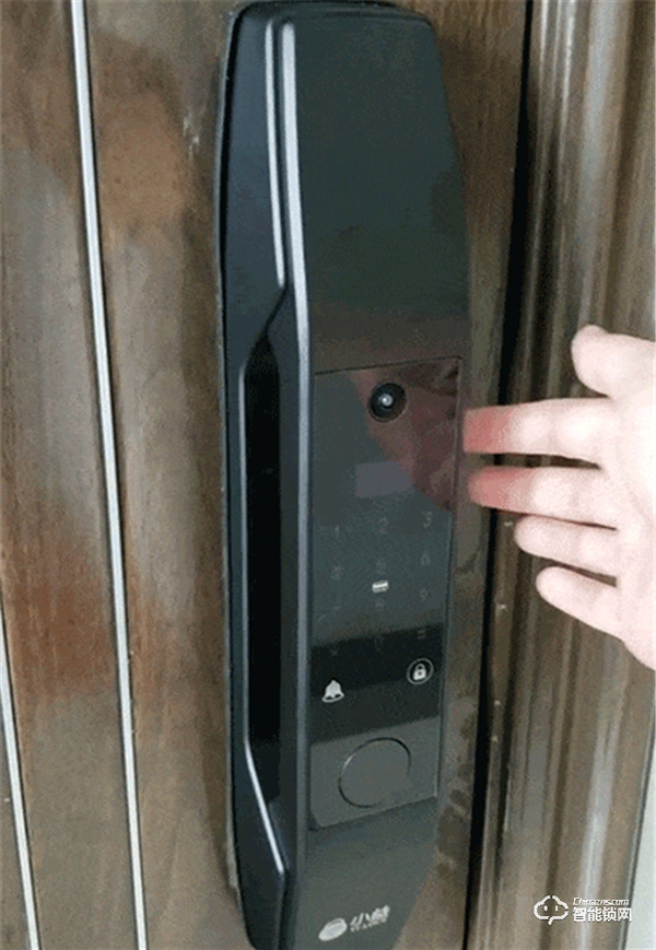 小益X6S智能鎖，顏值爆棚 | 3.5寸可視貓眼、6種開鎖方式、支持天貓精靈系統(tǒng)