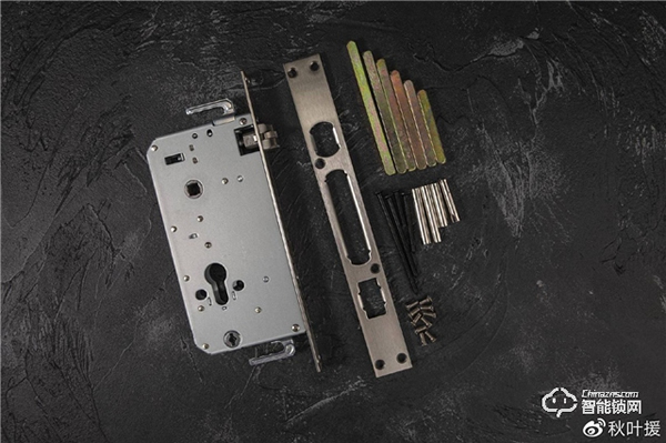 最好的鑰匙就是你的指紋，小益E206MI智能鎖讓你忘記鑰匙