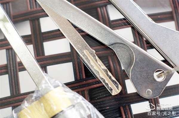 小益X6智能鎖天貓版測評：門鈴貓眼和門鎖三合一，更安全更實惠