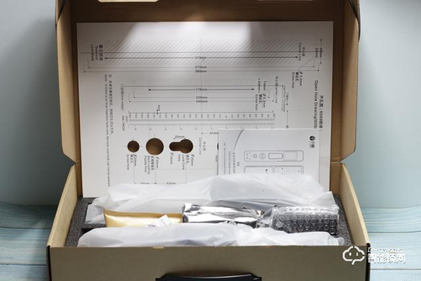 自帶貓眼遠(yuǎn)程監(jiān)控于一體：小益X6智能鎖