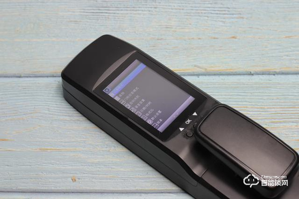 自帶貓眼遠(yuǎn)程監(jiān)控于一體：小益X6智能鎖