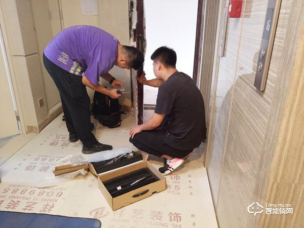 自帶貓眼遠(yuǎn)程監(jiān)控于一體：小益X6智能鎖