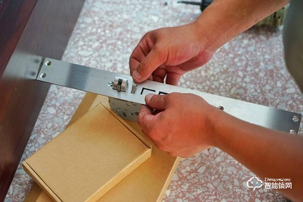 小米智能門鎖E上手：高性價(jià)比+體驗(yàn)才是王道