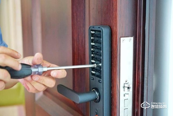 小米智能門鎖E上手：高性價(jià)比+體驗(yàn)才是王道