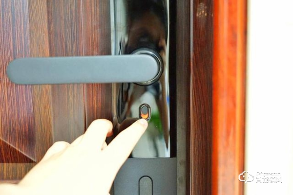 小米智能門鎖E上手：高性價(jià)比+體驗(yàn)才是王道