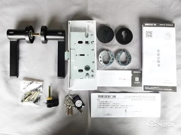 頂固安全門鎖ND100評測:簡而不凡,給家庭多重守護 頂固安全門鎖ND100評測:簡而不凡,給家庭多重守護