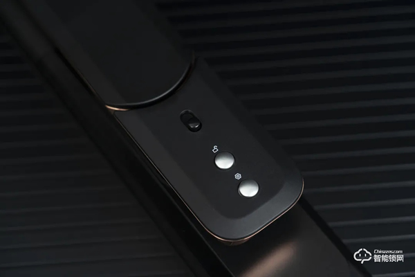 德施曼麒麟R8人臉識別智能鎖靜態(tài)體驗 德施曼麒麟R8人臉識別智能鎖靜態(tài)體驗