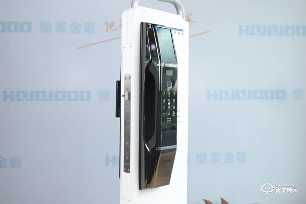 皇家金盾3D人臉識(shí)別全自動(dòng)智能鎖R20D開箱圖賞